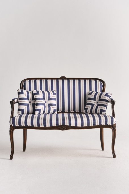 Striped love seat from Vinterior