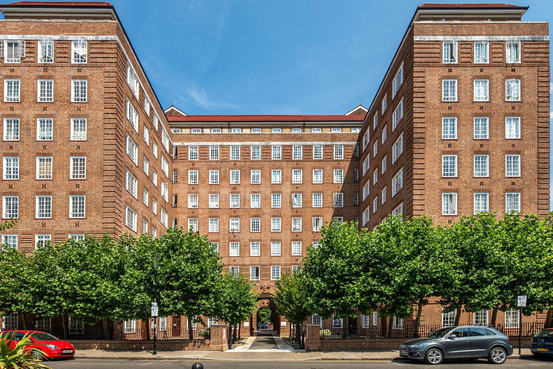 swan court