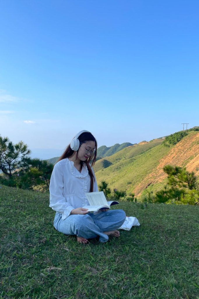 Immersive Reading: Can This TikTok Trick Really Fix Your Reading Slump?