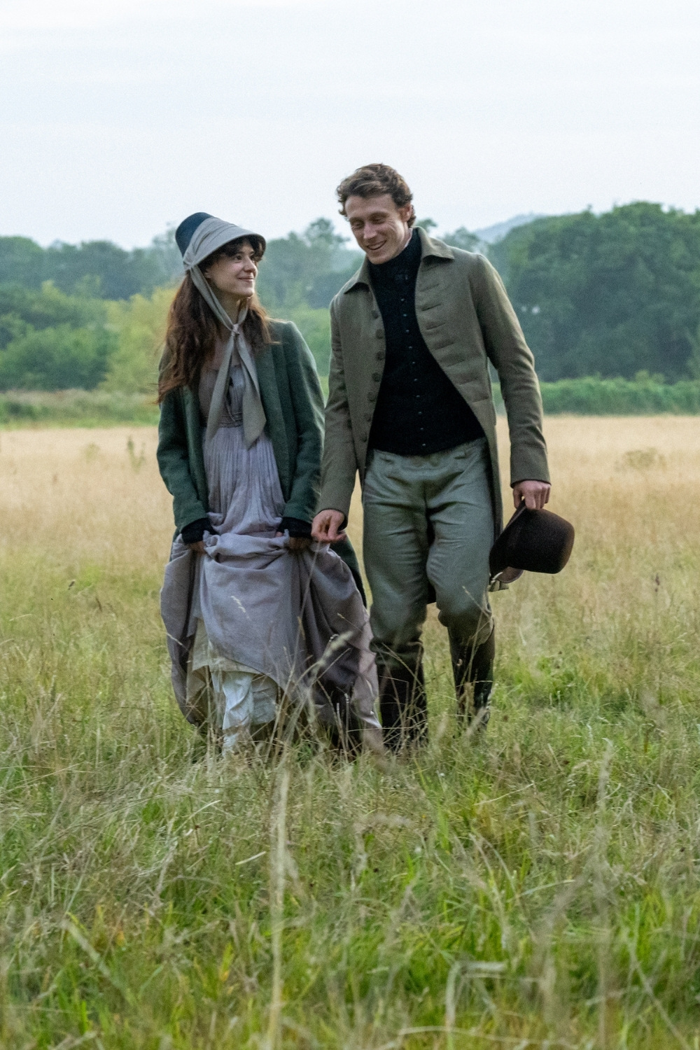 Daisy Edgar-Jones as Elinor and George MacKay as Edward in Sense and Sensibility