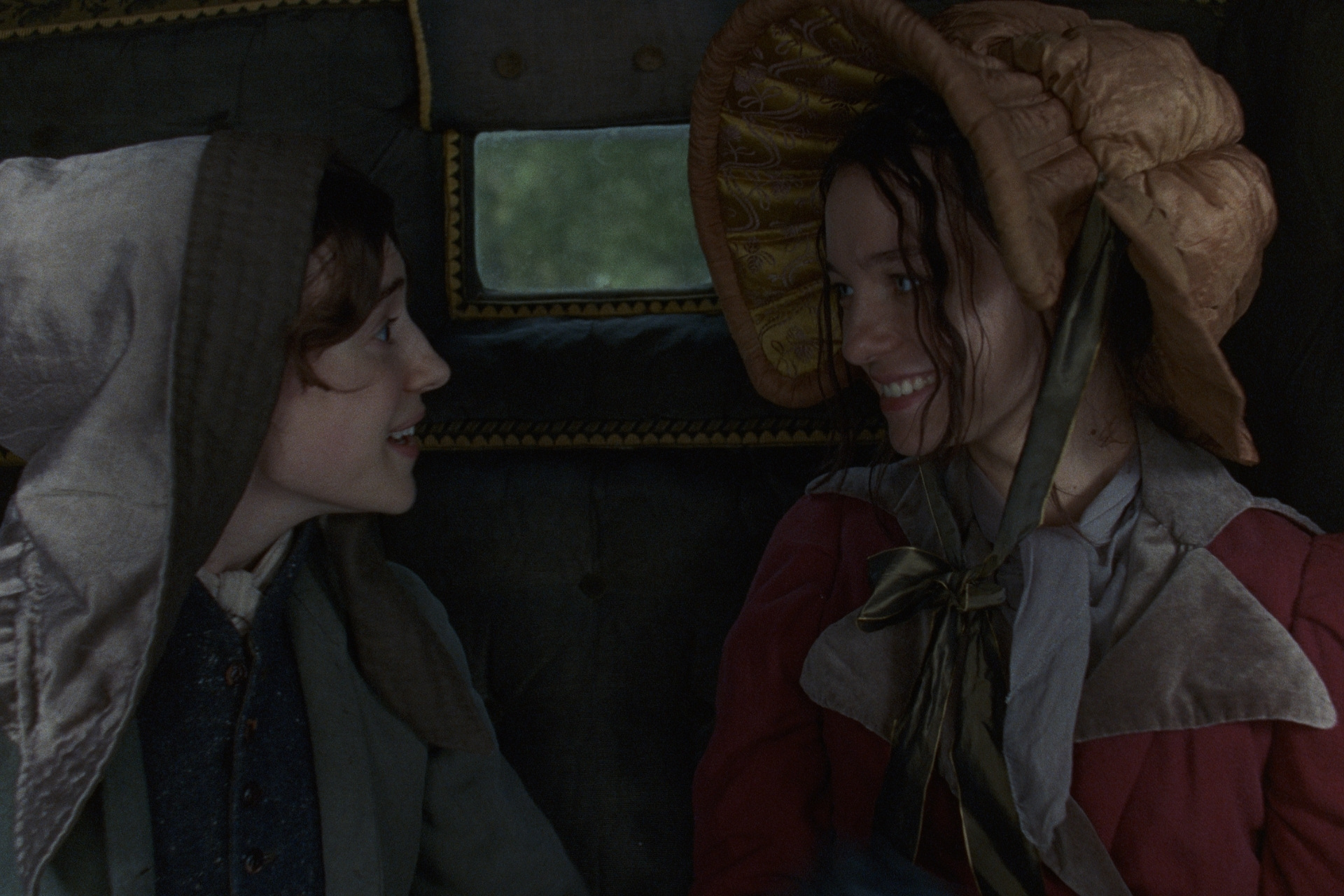 Daisy Edgar-Jones as Elinor and Esmé Creed-Miles as Marianne in Sense and Sensibility