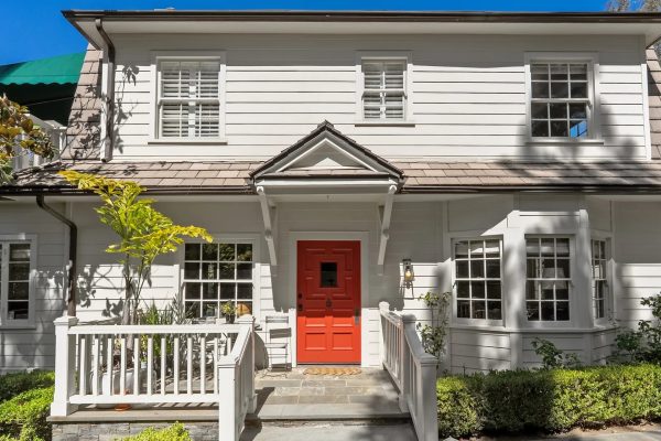 Amanda Seyfried home - exterior