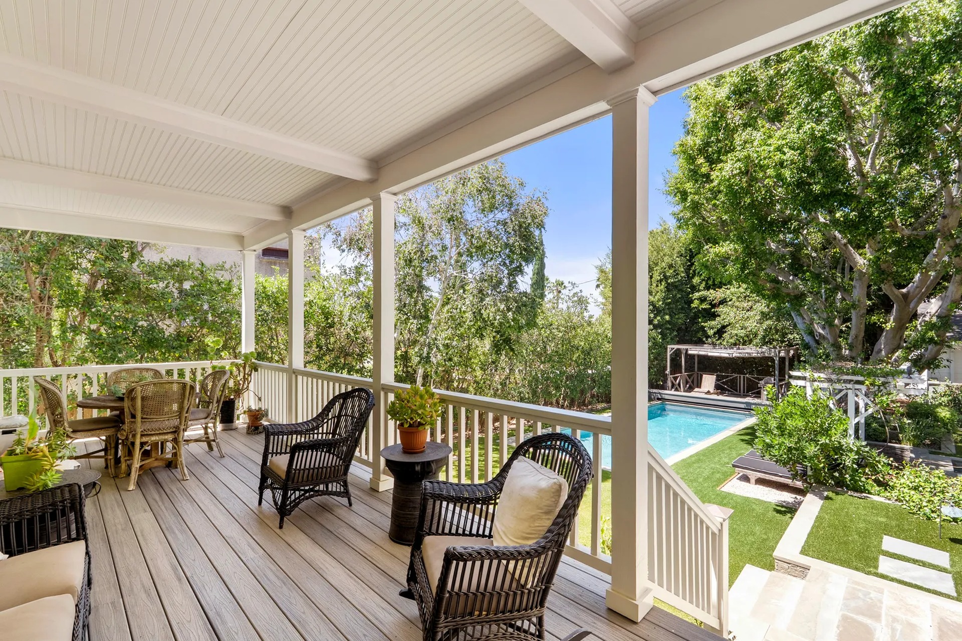 Amanda Seyfried home - veranda and pool