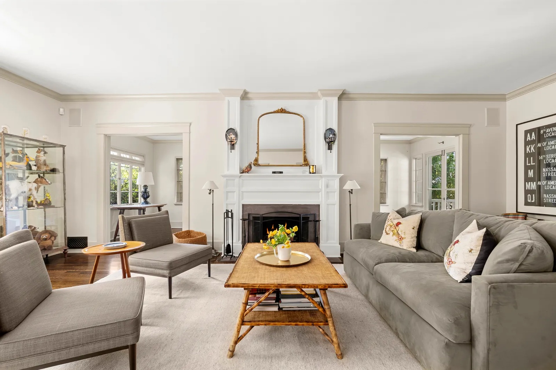 Amanda Seyfried home - living room