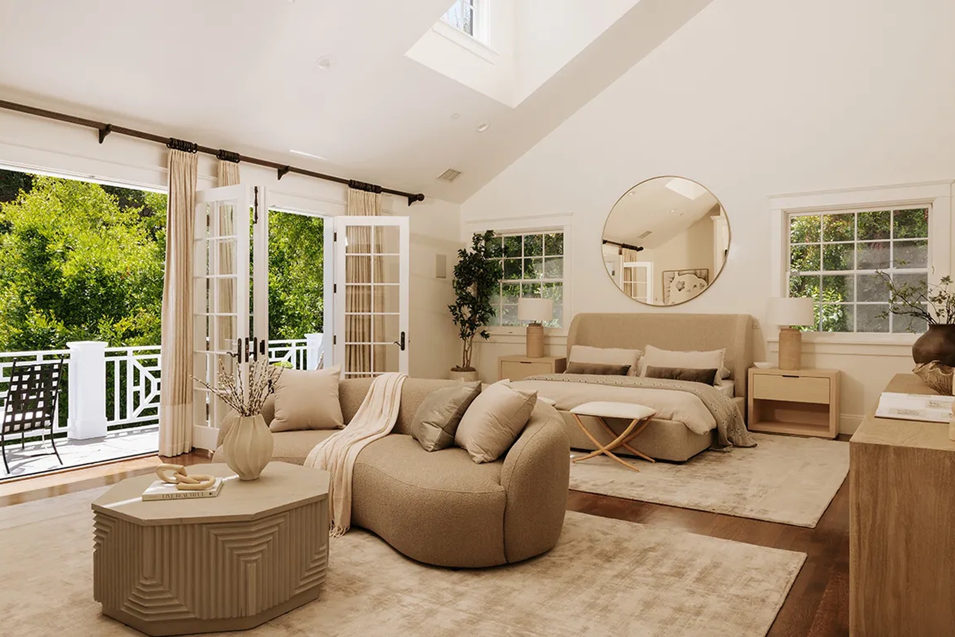 Sarah Michelle Gellar home - bedroom
