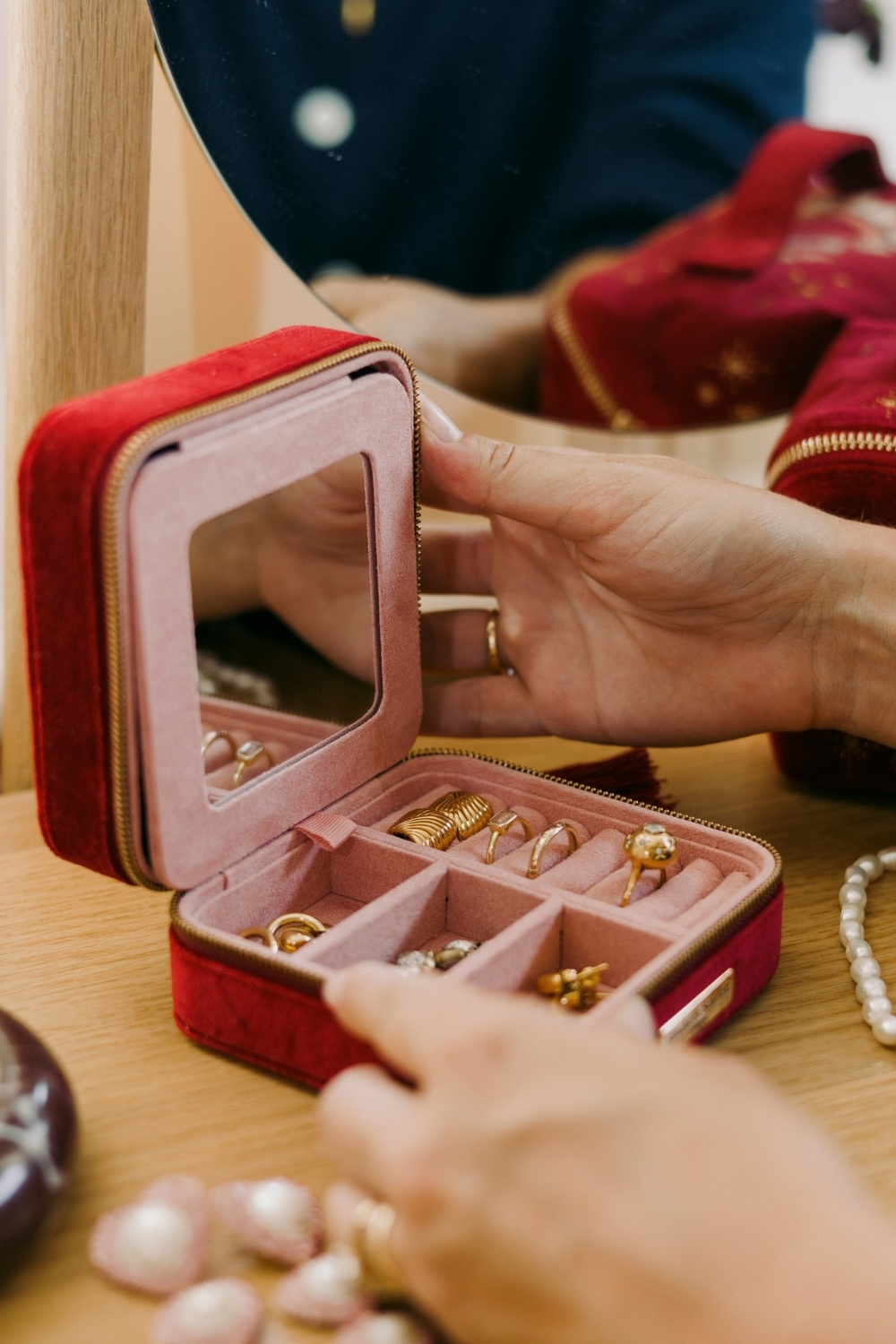 The new Elizabeth Scarlett jewellery box