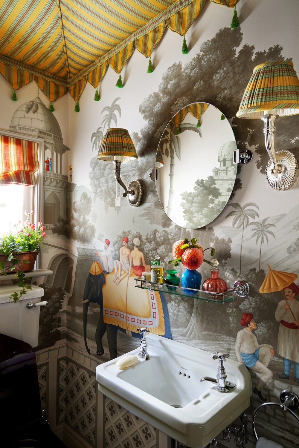 de Gournay small bathroom