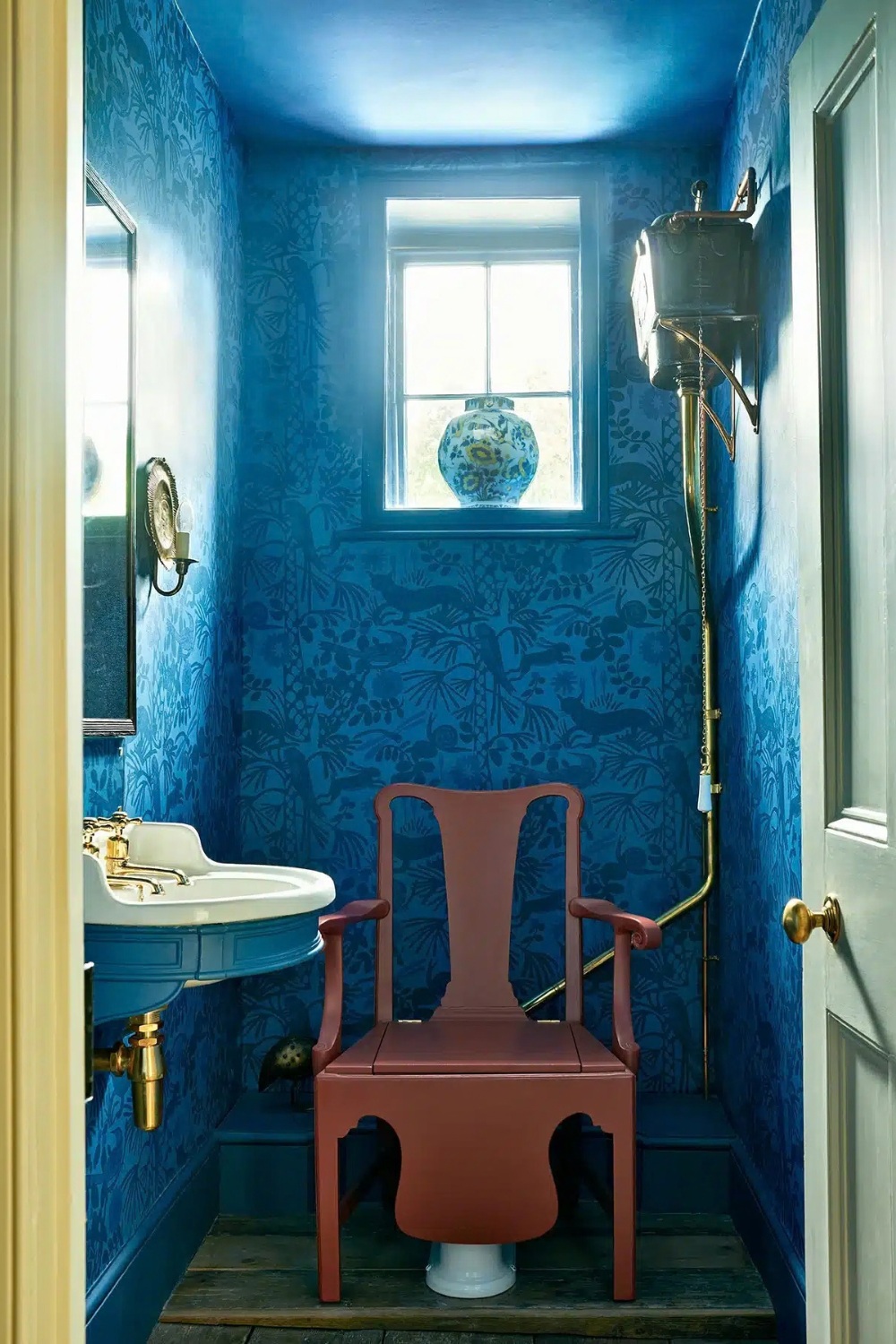 Max Rollitt cloakroom