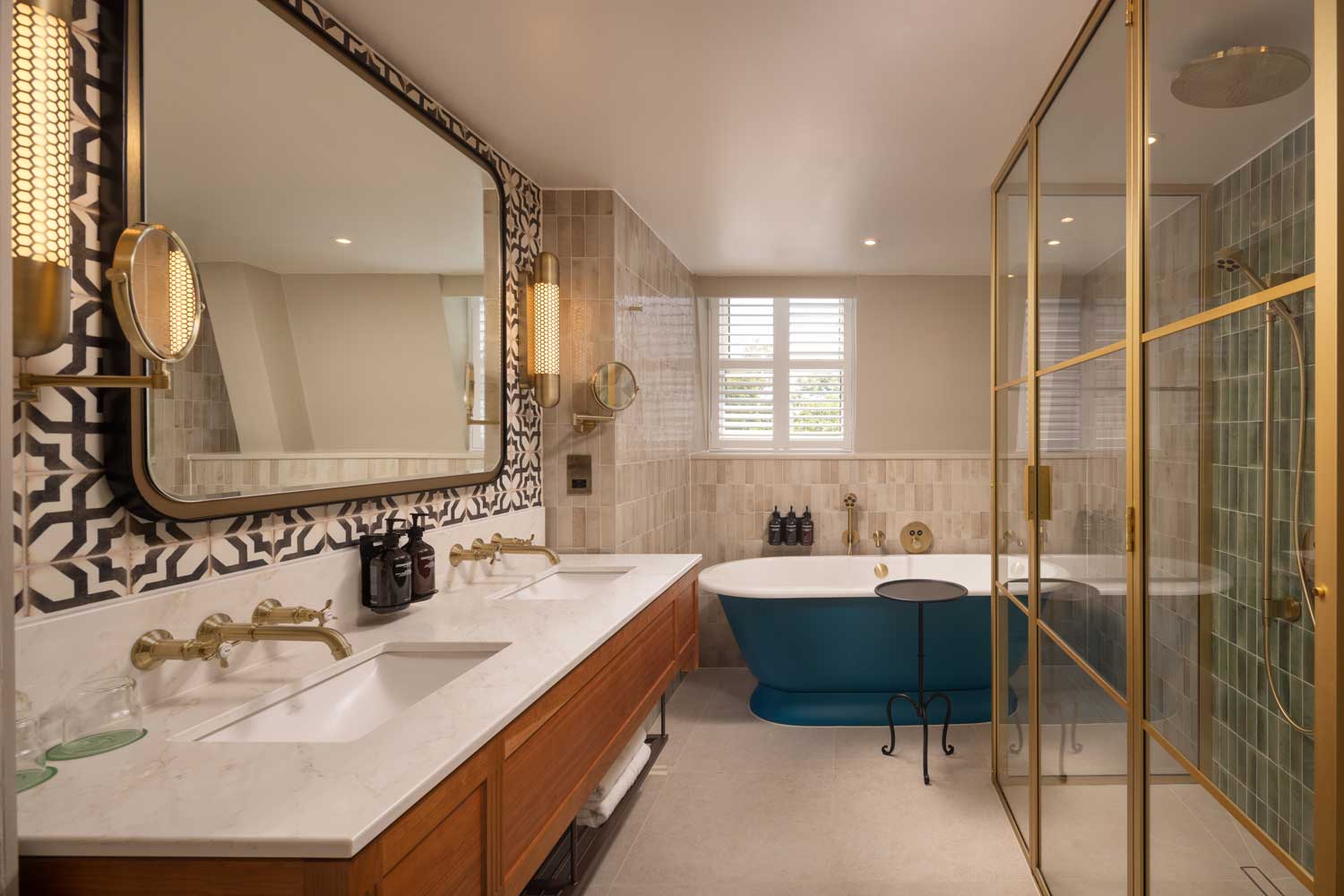 Hyde & Seek suite bathroom