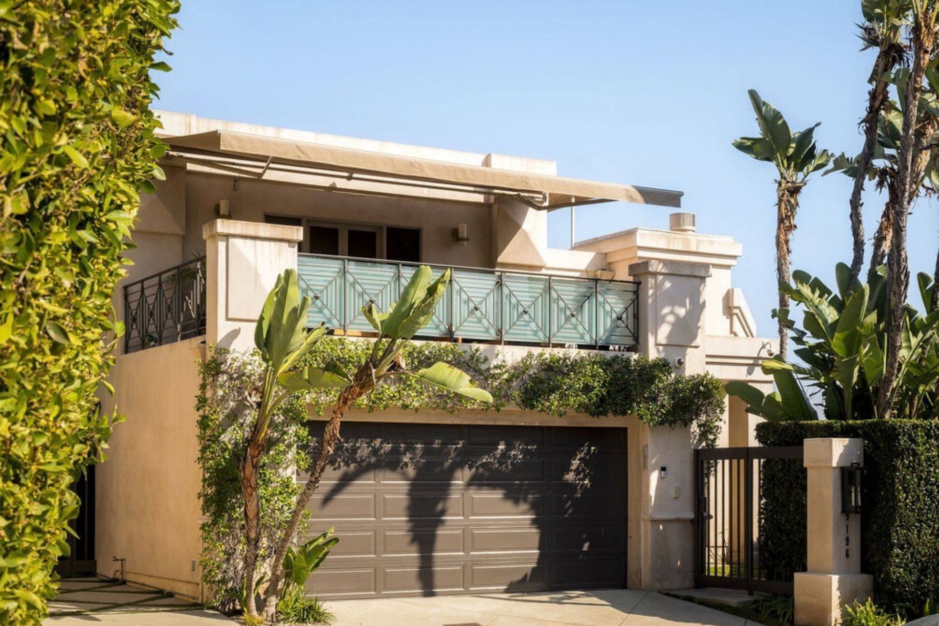 Dolly Parton’s Hollywood Hill Home Hits The Market For $7.95m