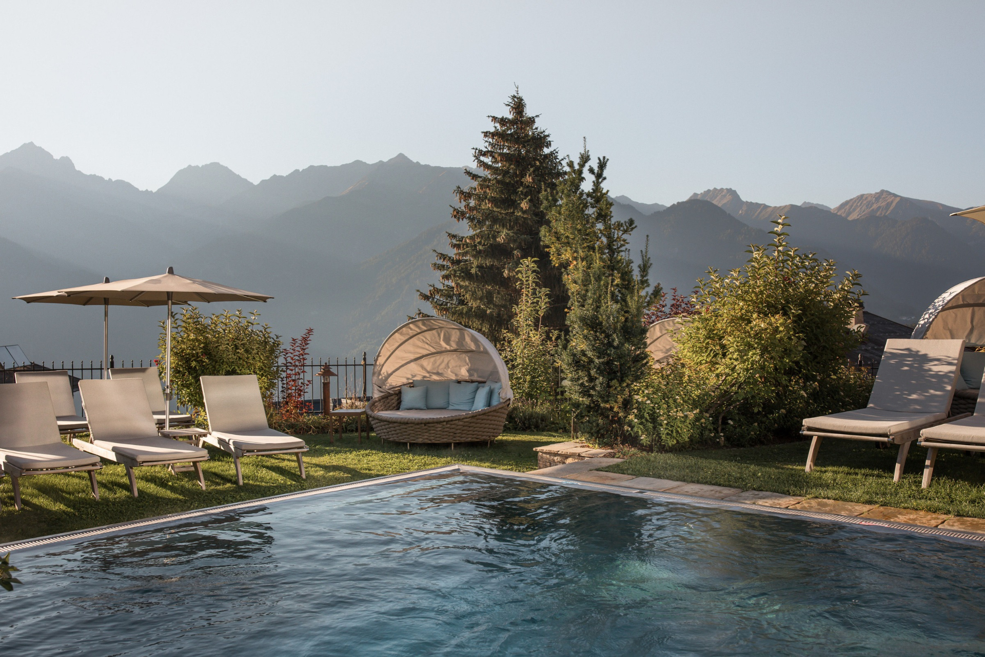 Outdoor swimming pool at Schloss Fiss